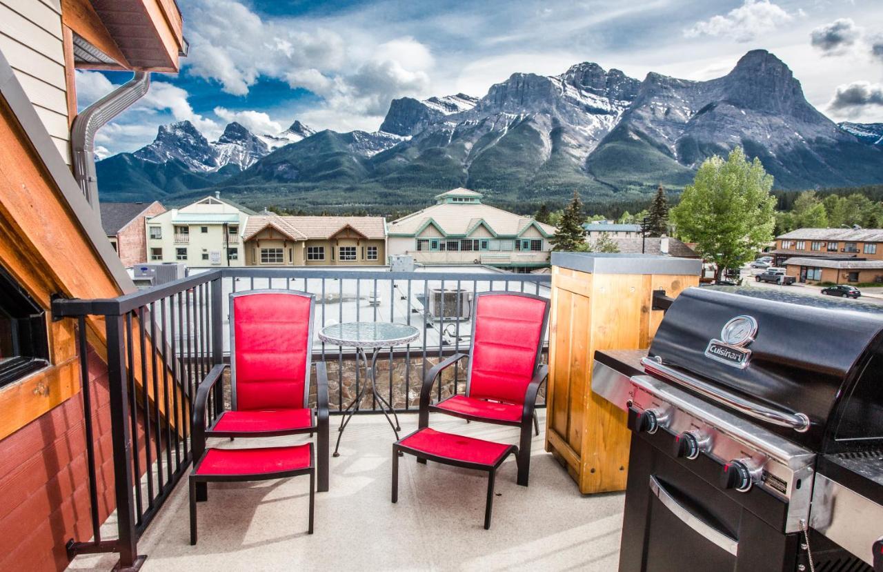 The Lookout - Top Floor Corner Unit With Stunning Views