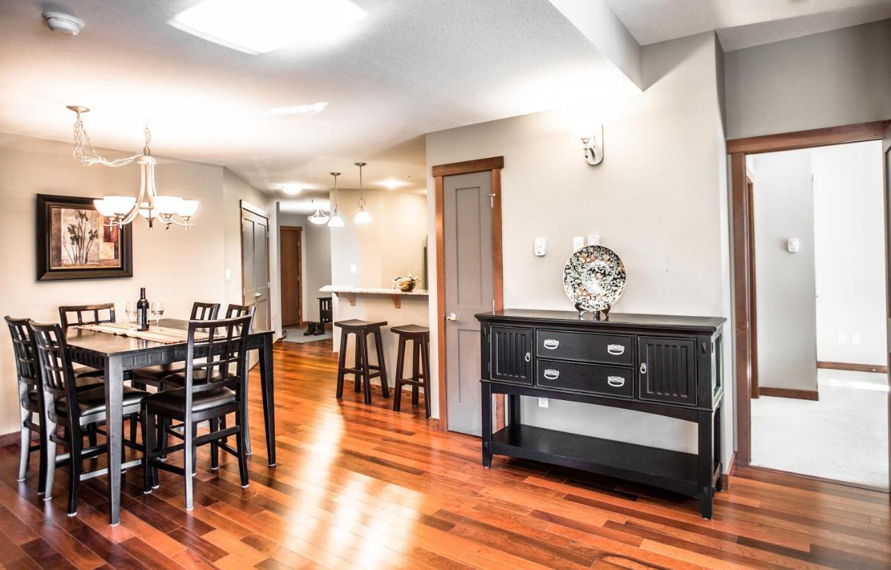 The Lookout - Top Floor Corner Unit With Stunning Views Holiday home *